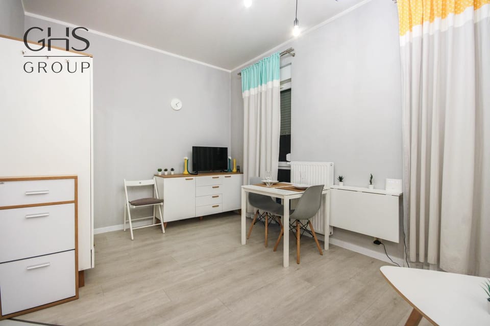 Great apartment with a garden in the city center, Old Town Apartment in Krakow