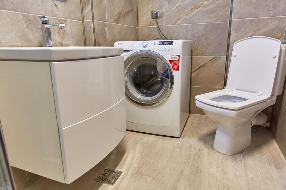 Toilet, Bathroom, washing machine
