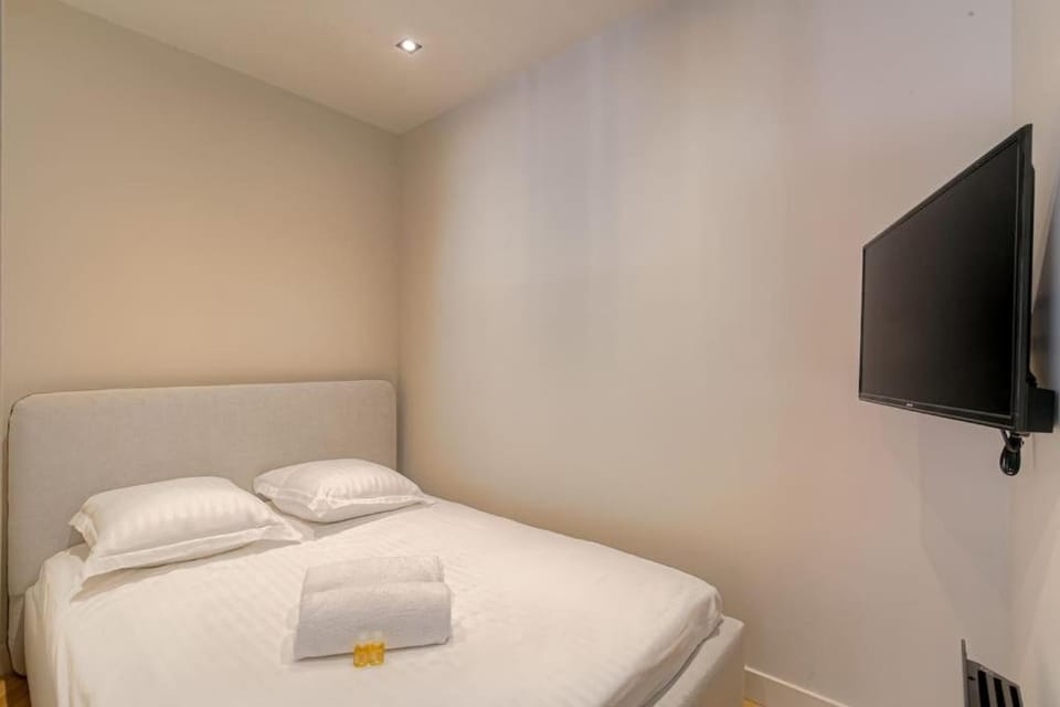 Studio with sleeping area for 4, Saint-Didier Apartment in Lyon