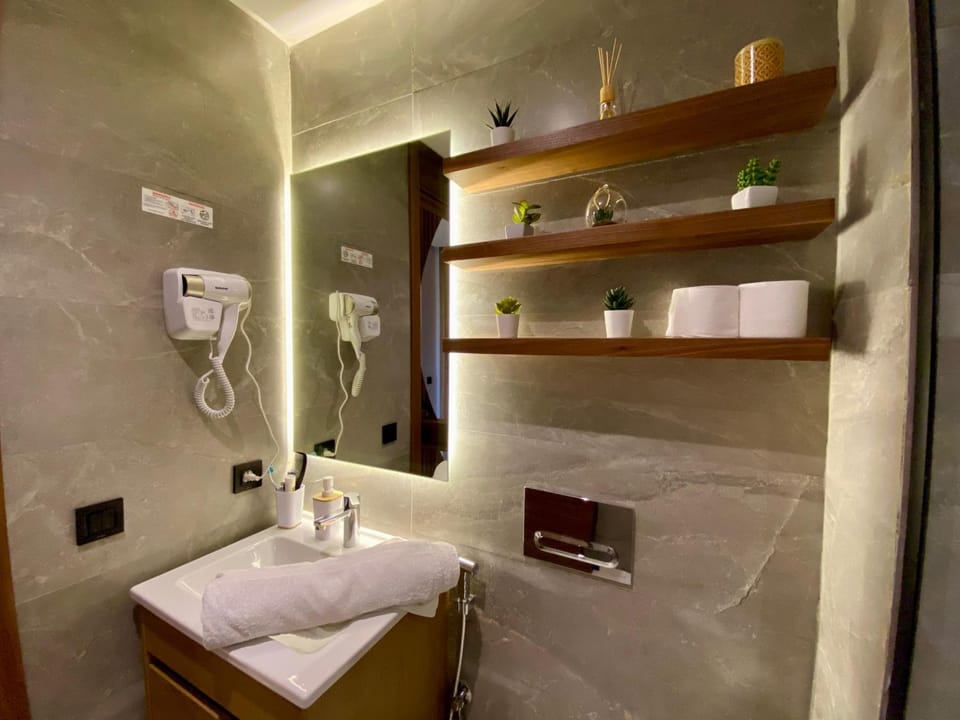 Bathroom, towels