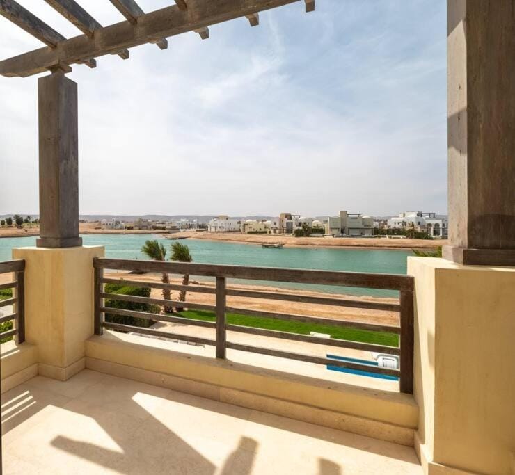 Luxury 4BR + Nanny Villa • Ancient Sands House in Hurghada