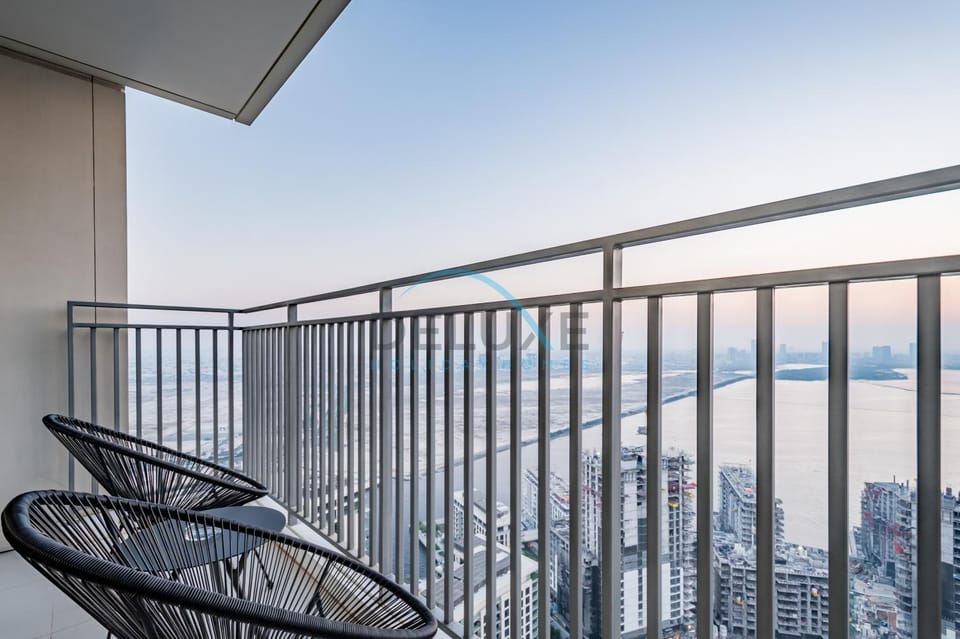 View (from property/room), Balcony/Terrace, City view, Lake view