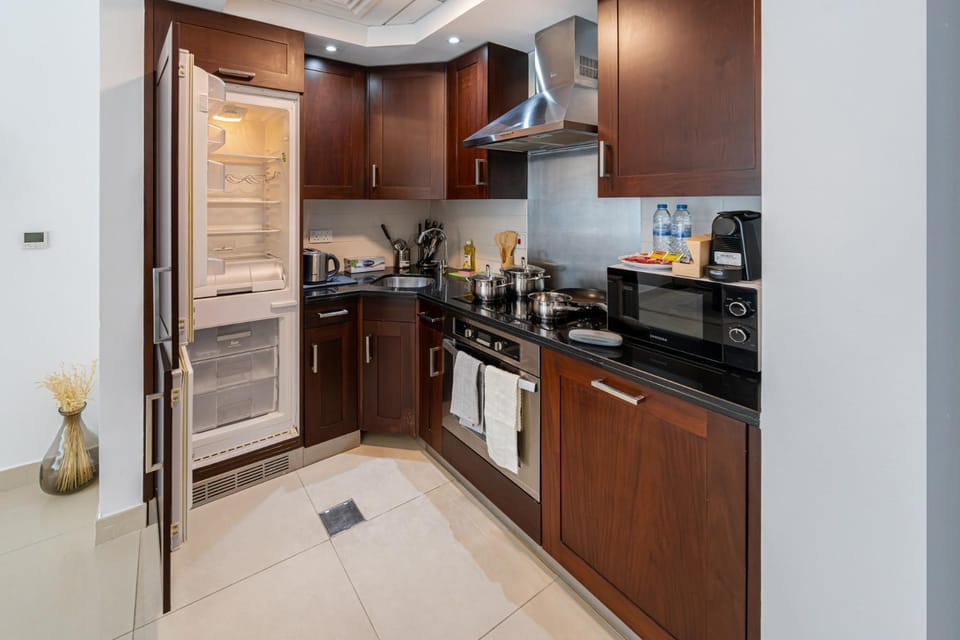 Coffee/tea facilities, Kitchen or kitchenette, dishwasher, oven, stove, toaster