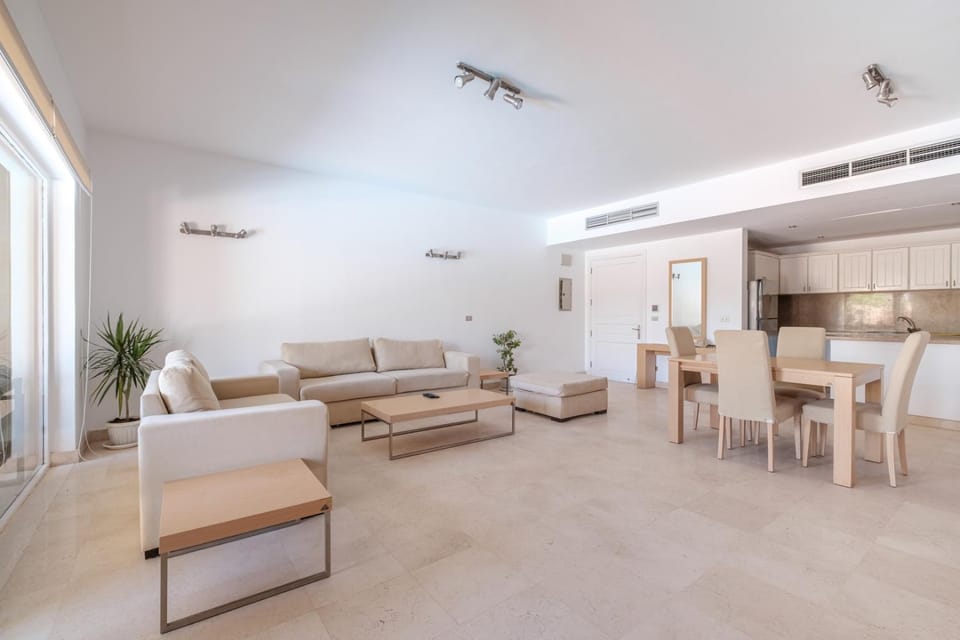 2BR New Marina Retreat • Private Pool Apartment in Hurghada