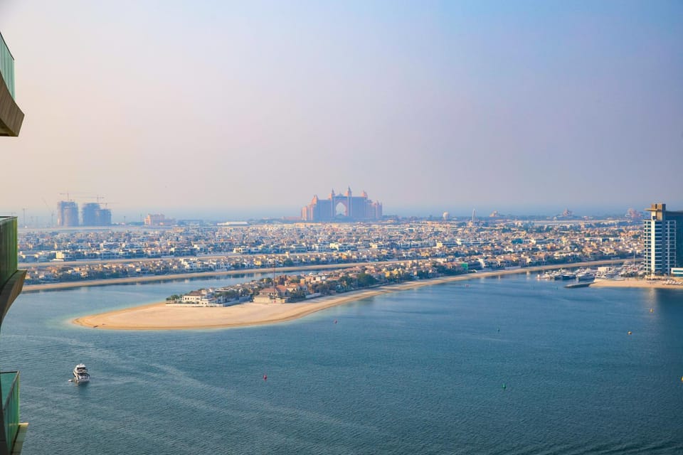 Emaar Beachfront Luxe Retreat Apartment in Dubai