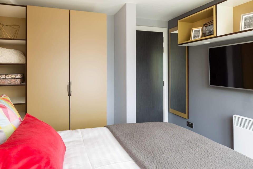 Bed, Bedroom, wardrobe