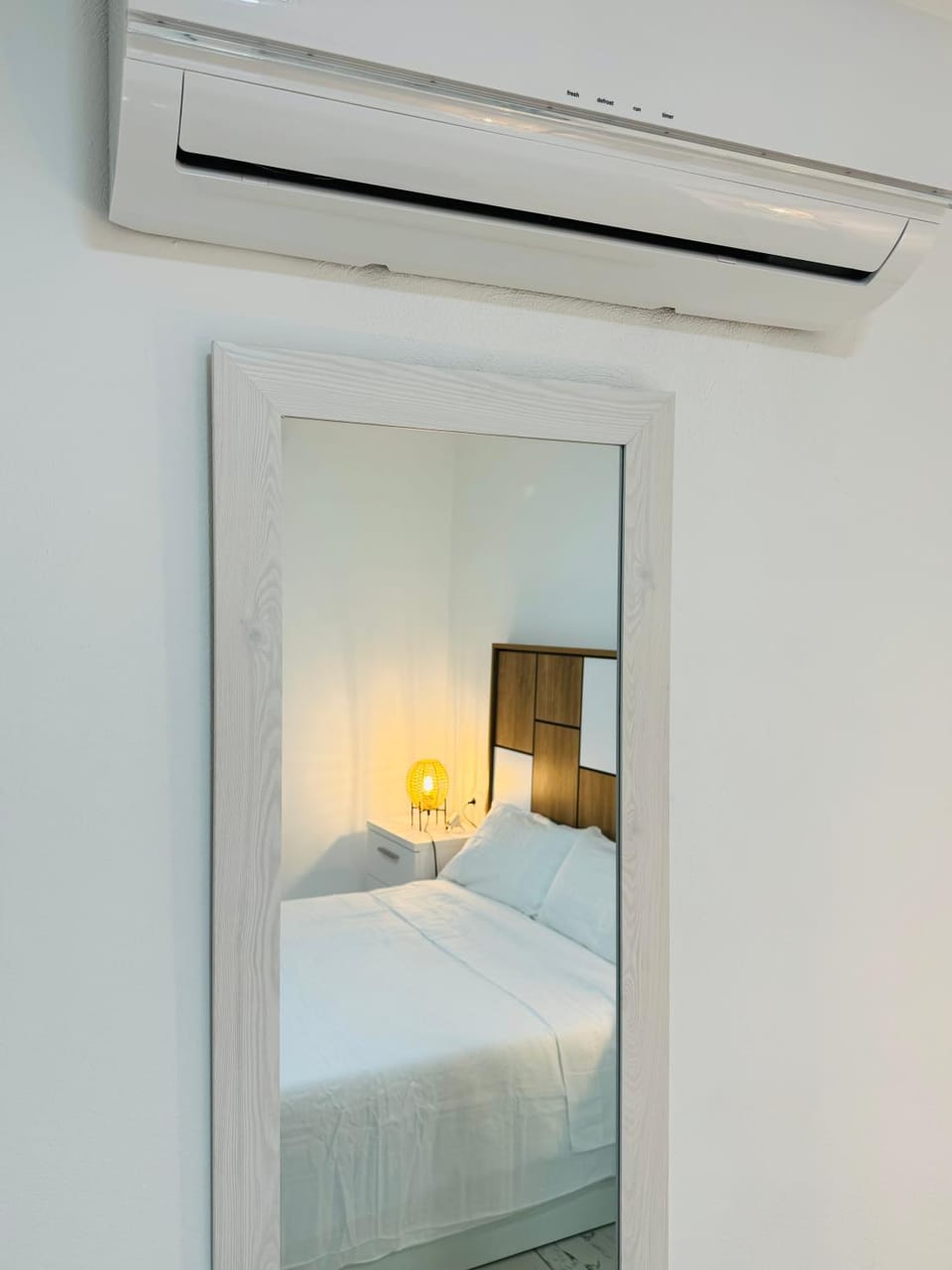 Bed, Photo of the whole room, Bedroom, air conditioner