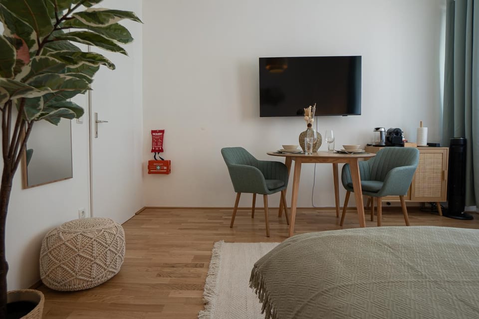 TV and multimedia, Dining area