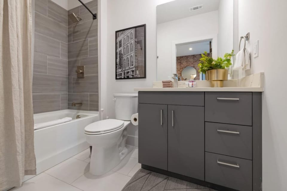 Shower, Toilet, Bathroom, Bath