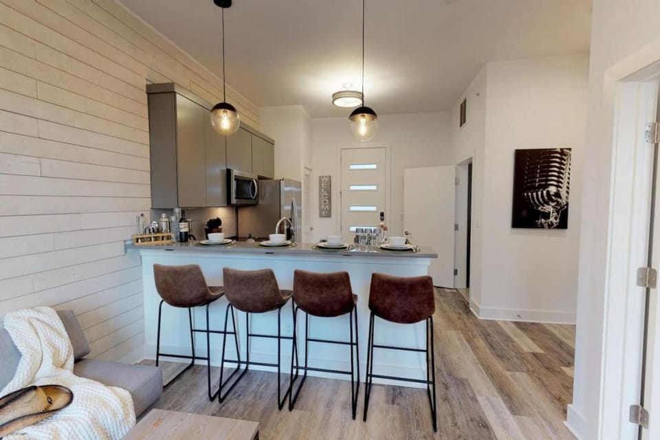 Great Location 1 Bedroom Sleeps 4 House in Nashville