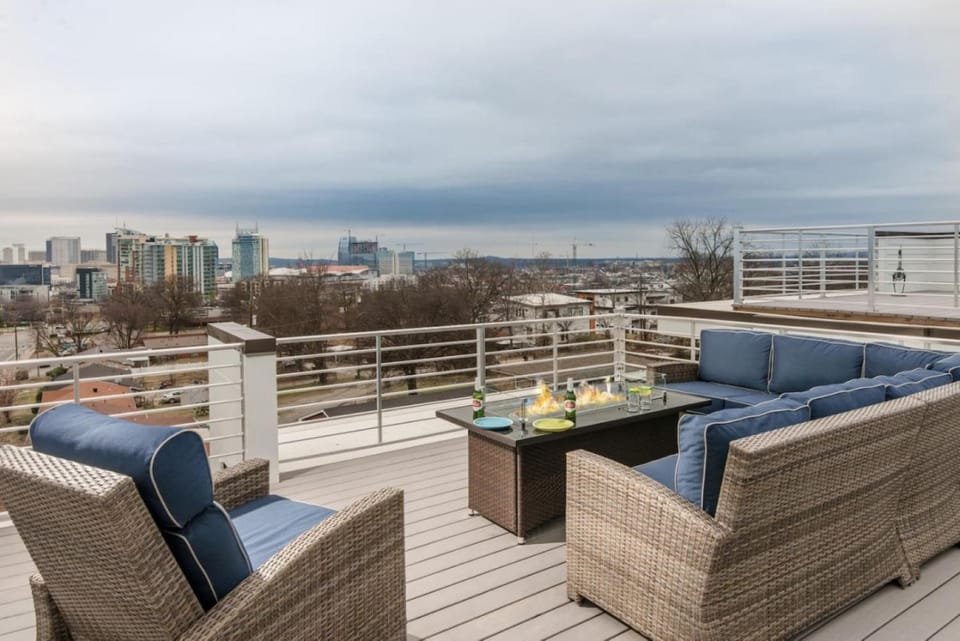 Patio, Day, Balcony/Terrace, Seating area, City view