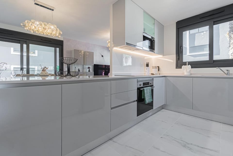 Kitchen or kitchenette, dishwasher
