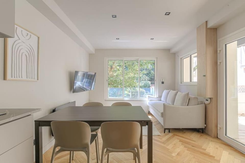 T2 moderne pour 4 - St-Didier-au-Mont-d'Or Apartment in Lyon