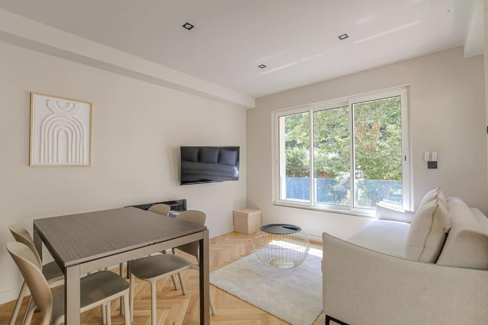 T2 moderne pour 4 - St-Didier-au-Mont-d'Or Apartment in Lyon