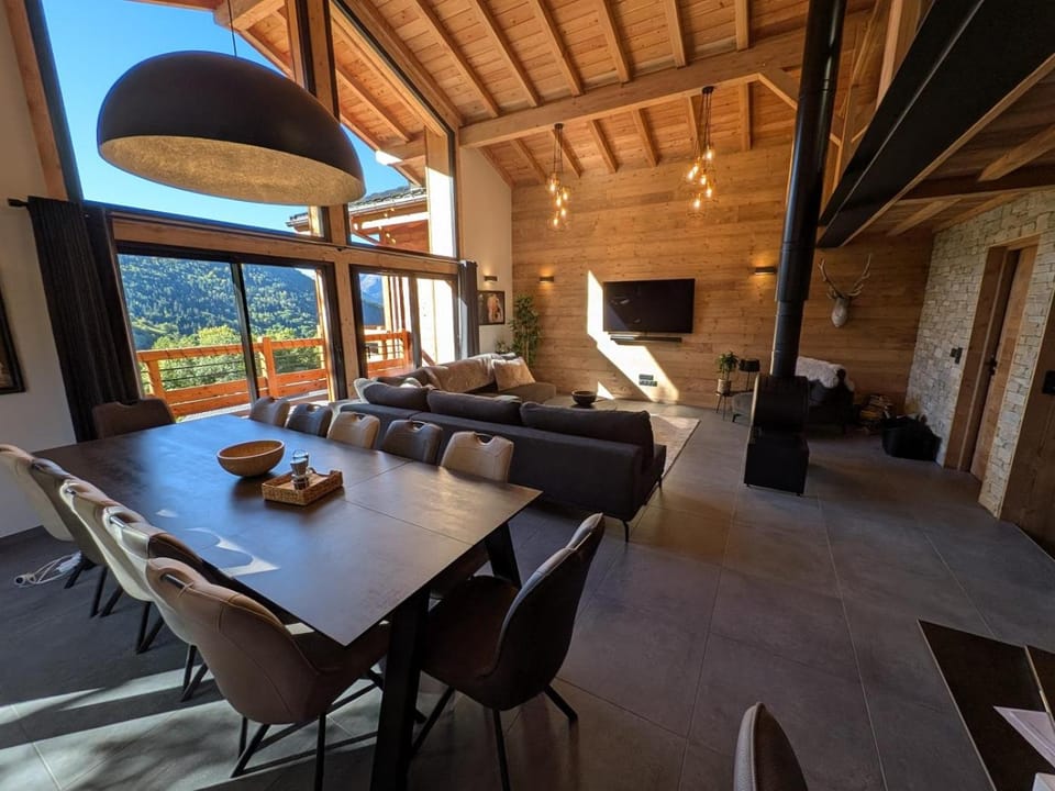 Ski Peak - Chalet Sika - Sophisticated, Relaxed Chic - 7 bedroom, 5 bathroom Chalet in Vaujany