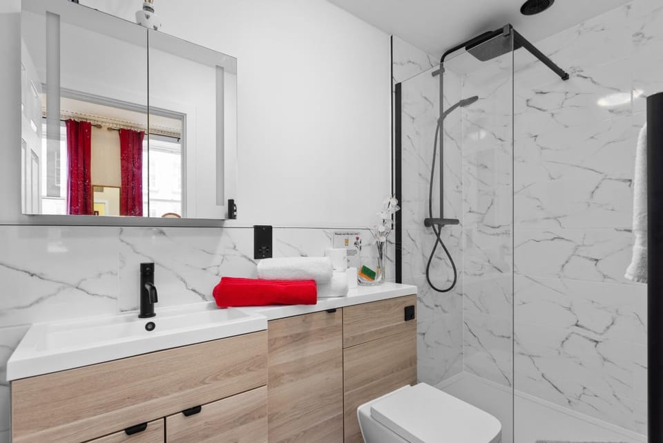 Shower, Bathroom, towels