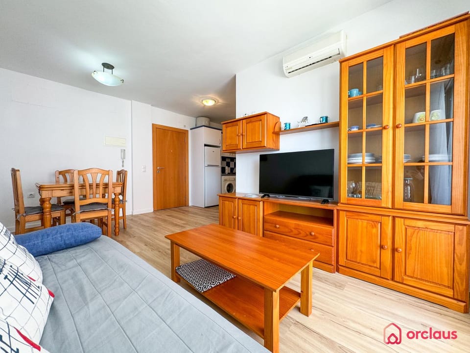 TV and multimedia, Living room, Dining area, air conditioner