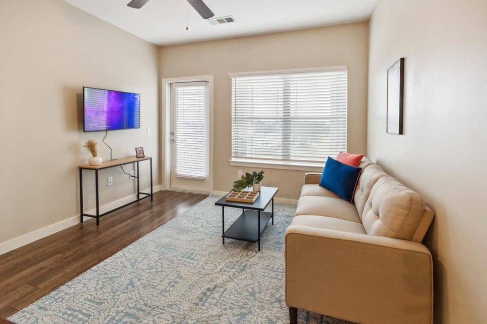 C Creek 8302 I New Construction 2Bd Apt I Gated Apartment in Houston