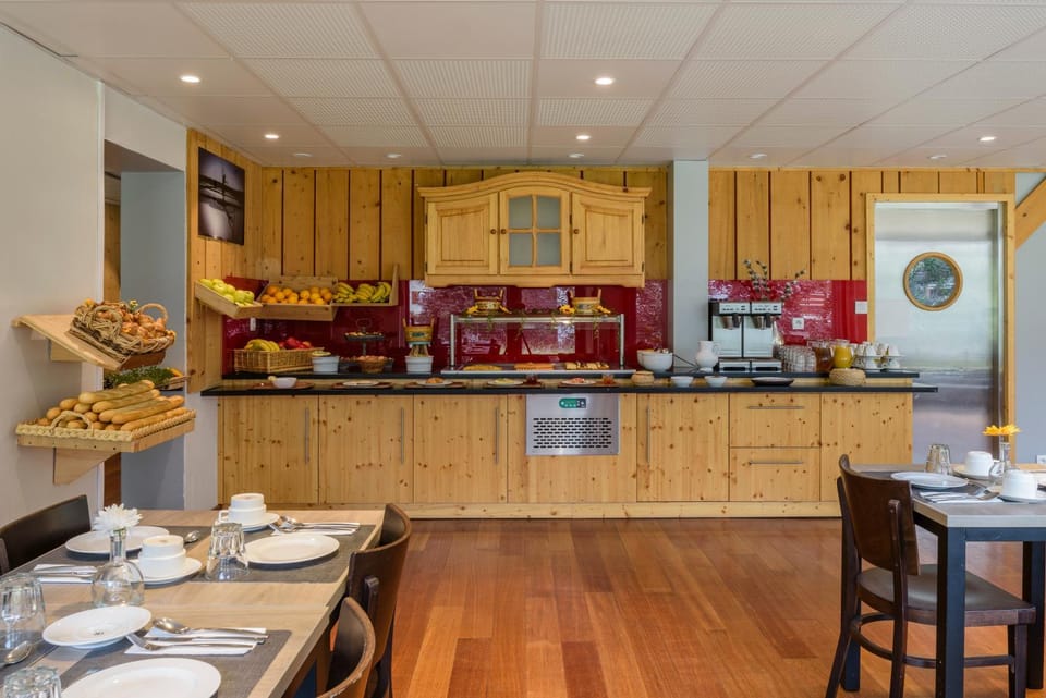 Lounge or bar, Breakfast