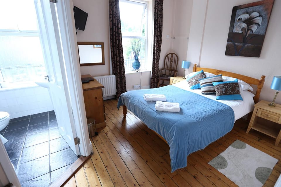 An Caislean Corratavey Guest House Bed and Breakfast in Ballycastle