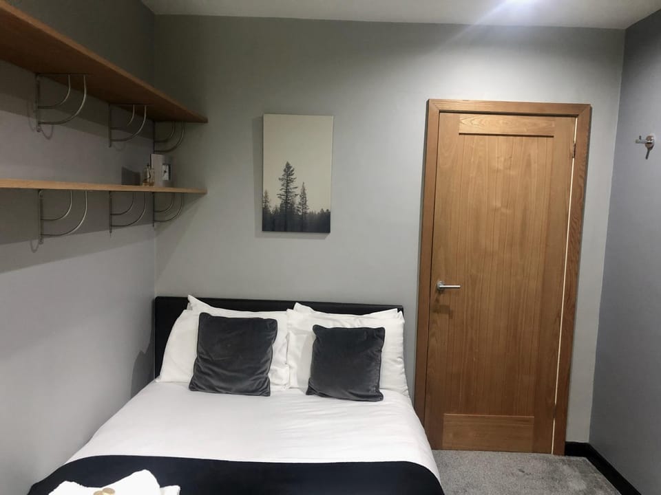 Bassett Home - Double room and Free Parking House in Southampton