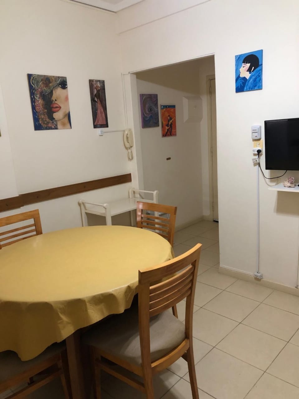 TV and multimedia, Dining area
