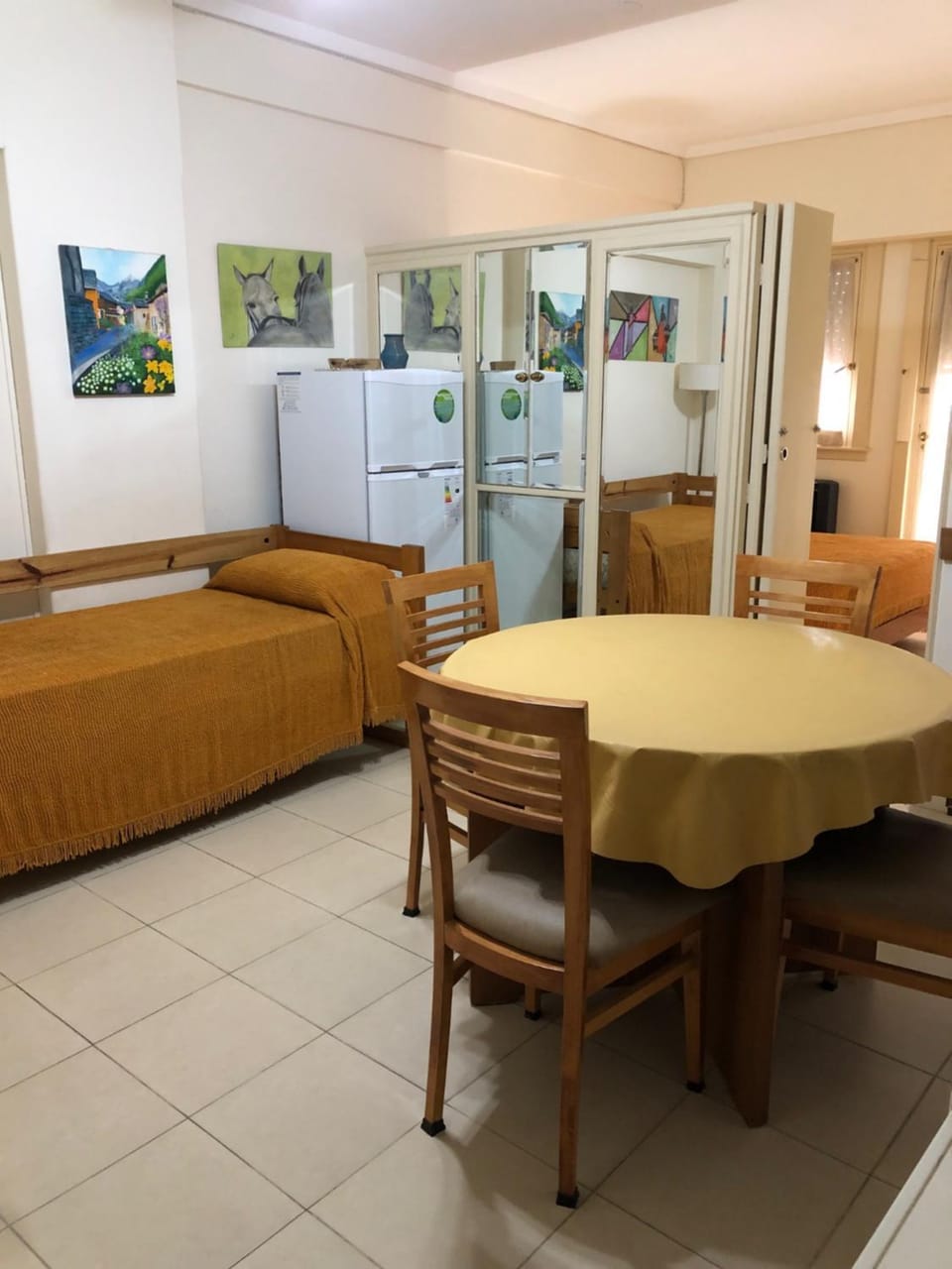 Bed, Dining area, Bedroom