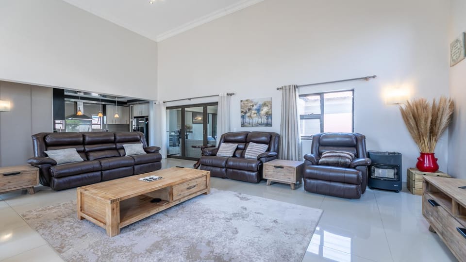 Living room, Lounge or bar