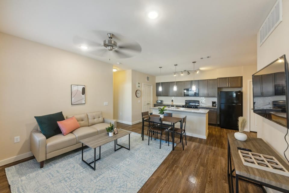 Cullen 3211 I New Construction 2Bd Apt I Gated Apartment in Houston