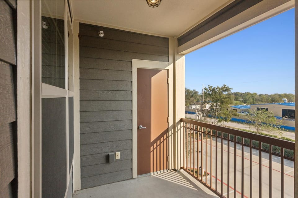 Cullen 5312 I New Construction 2Bd Apt I Gated Apartment in Houston