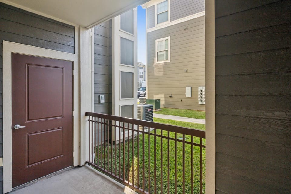 Cullen 6103 I New Construction 1Bd Apt I Gated Apartment in Houston