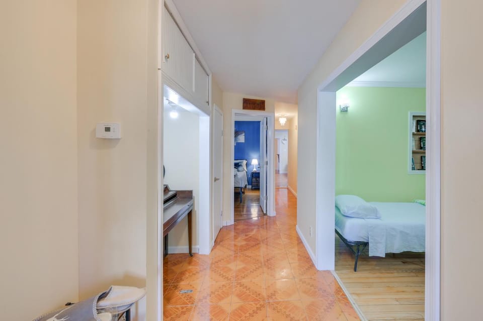 5 Mi to TD Garden: Quiet Medford Getaway! House in Medford