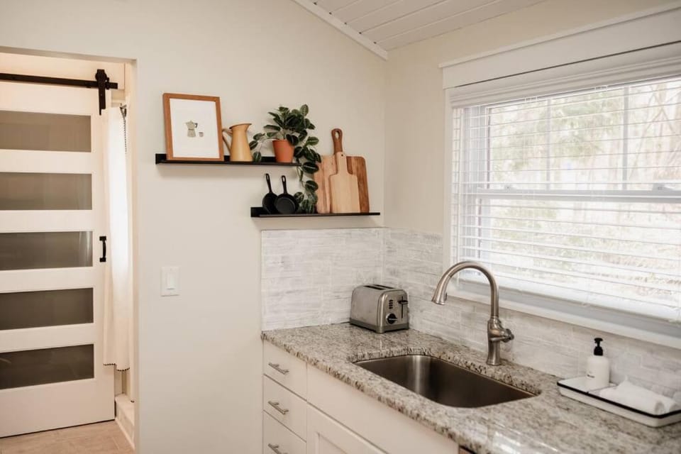 Cozy Birch Cabin Retreat -Mins to SisterBay Marina Cabin in Sister Bay