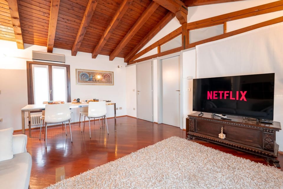 TV and multimedia, heating, internet, air conditioner