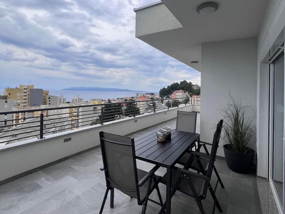 Balcony/Terrace, Dining area