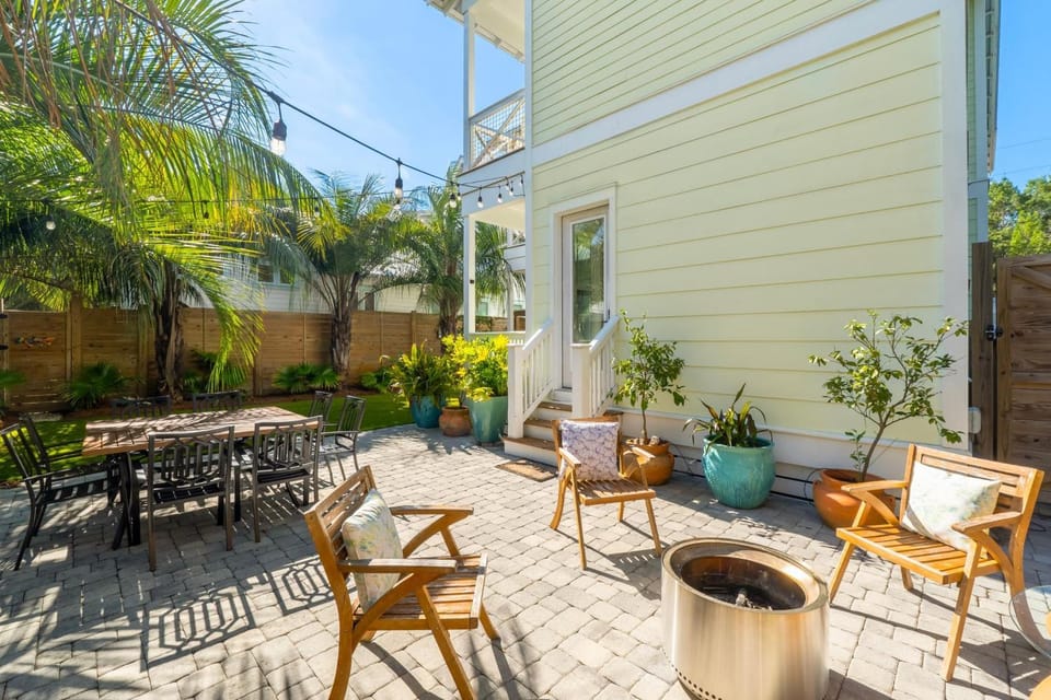Patio, Day, Natural landscape, Garden, View (from property/room), Balcony/Terrace, Seating area, Dining area, Garden view