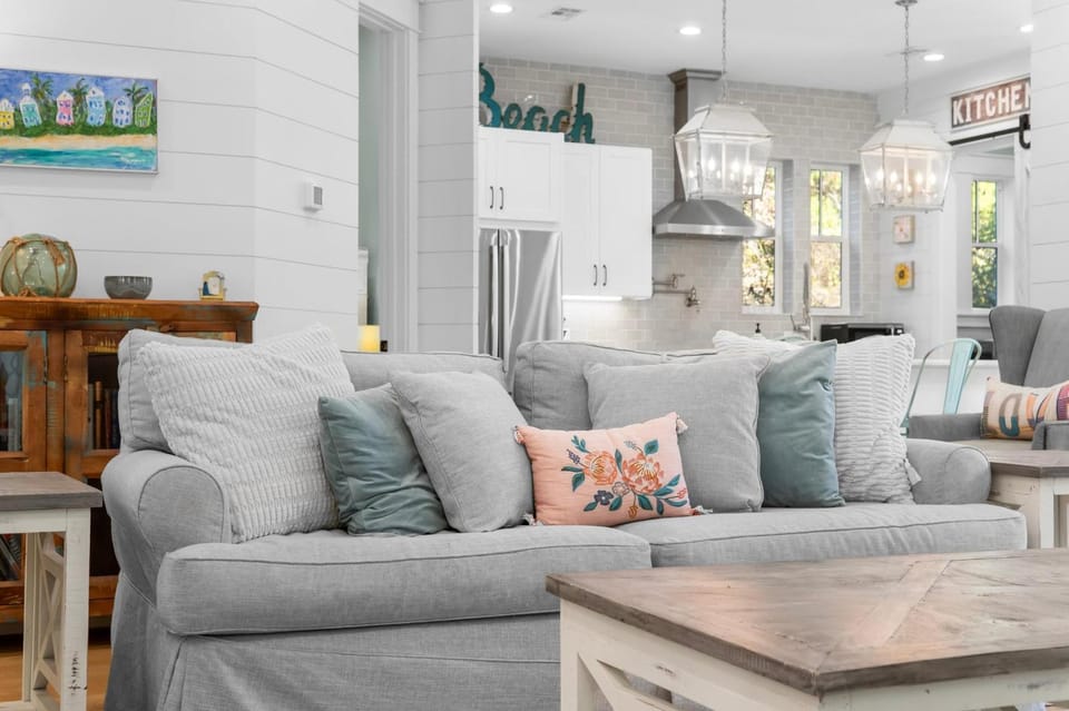 Living room, Decorative detail, Seating area