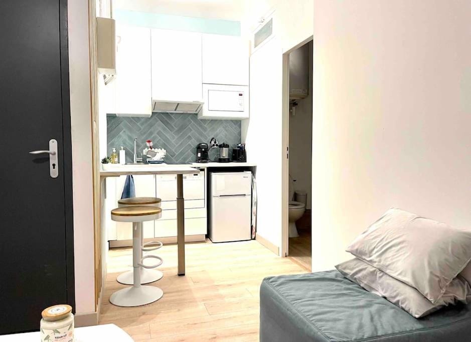Cosy cottage by Alice Les bords de mer Turquoise Apartment in La Ciotat