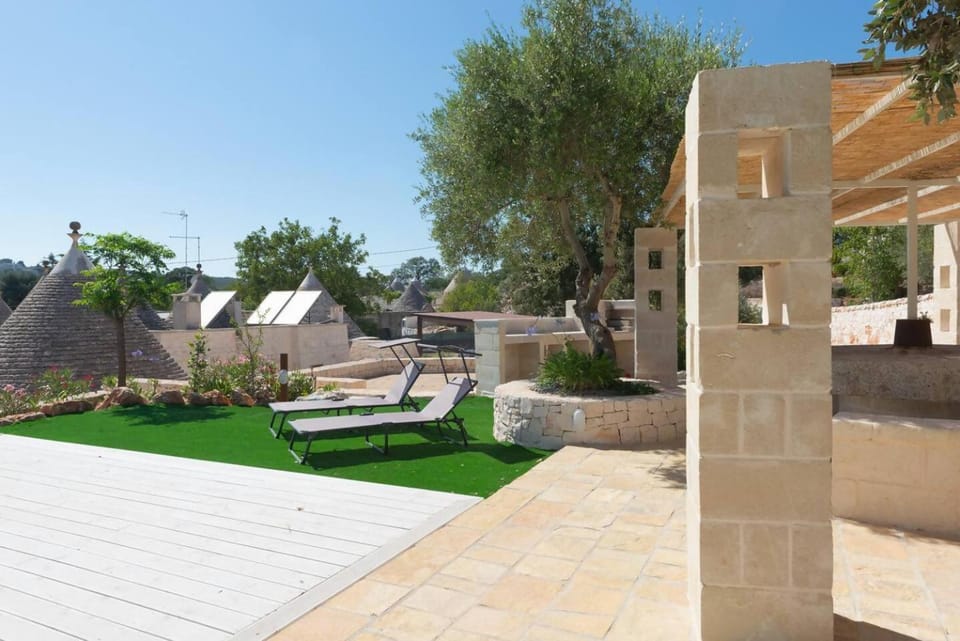 Trulli Cesare with exclusive pool Villa in Province of Taranto
