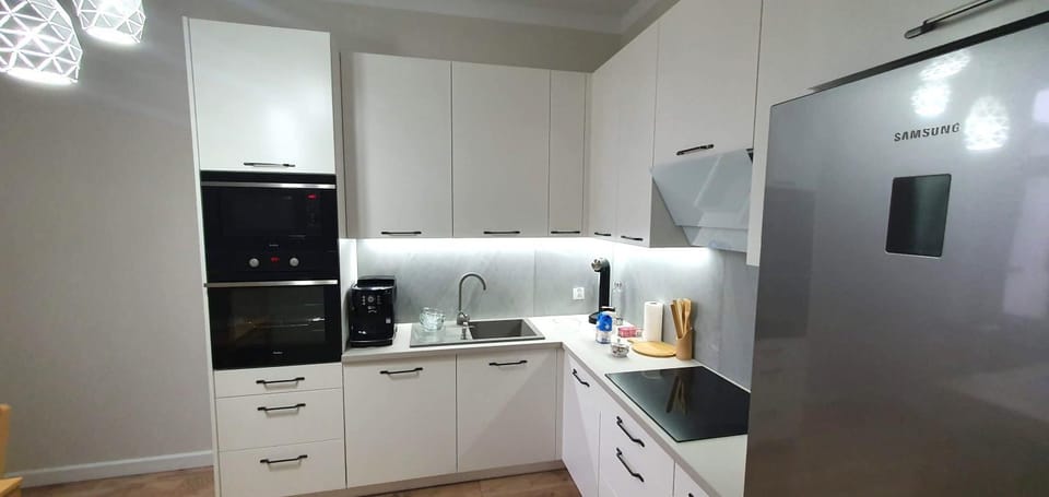 Kitchen or kitchenette, dishwasher, oven, pet friendly, stove, toaster