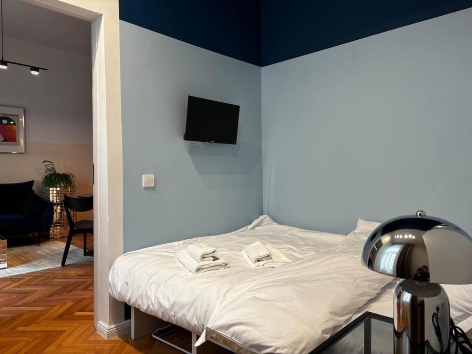 Downtown Oasis-City center and Quiet, Self Check Apartment in Cluj-Napoca