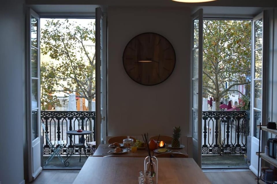 View (from property/room), Balcony/Terrace, Living room, Dining area