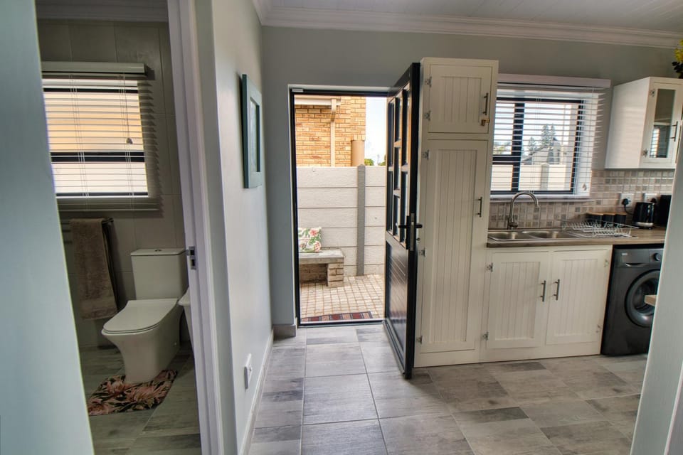 Bathroom, Kitchen or kitchenette