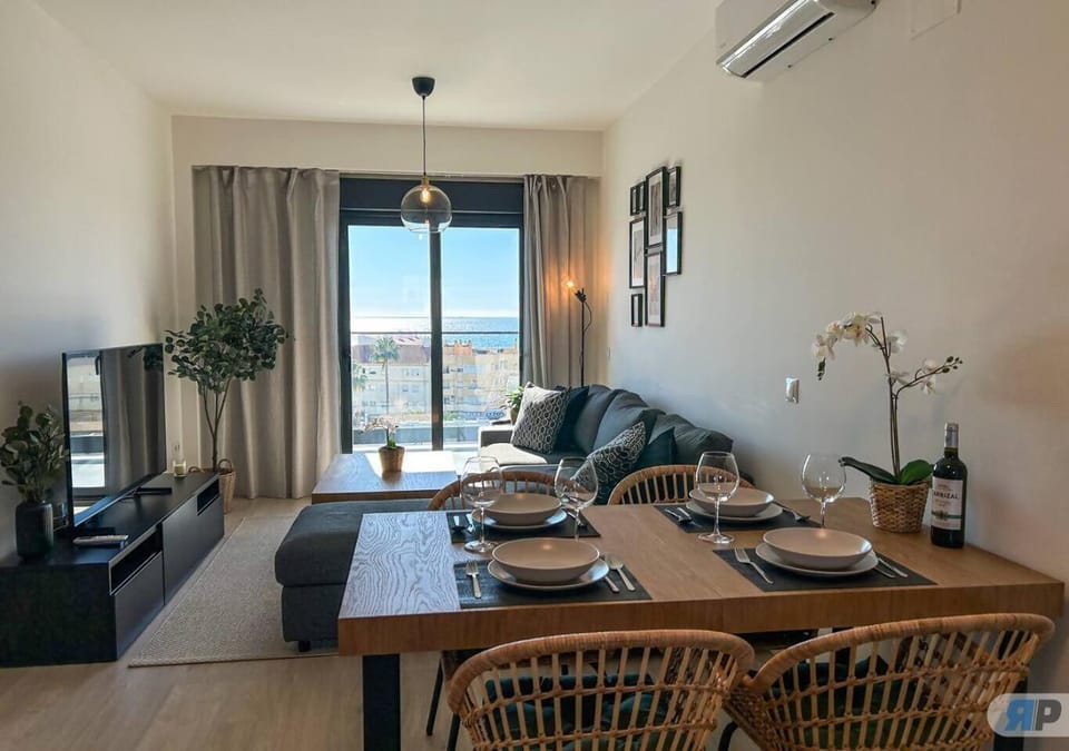 Living room, Seating area, Dining area, air conditioner