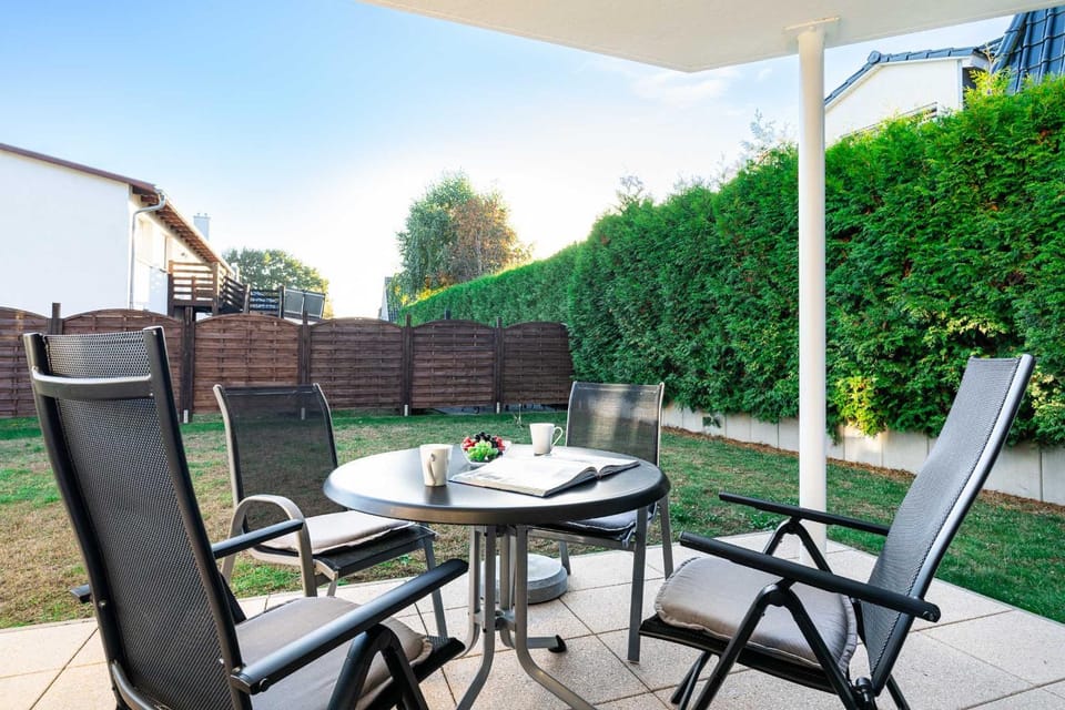 Balcony/Terrace, Garden view
