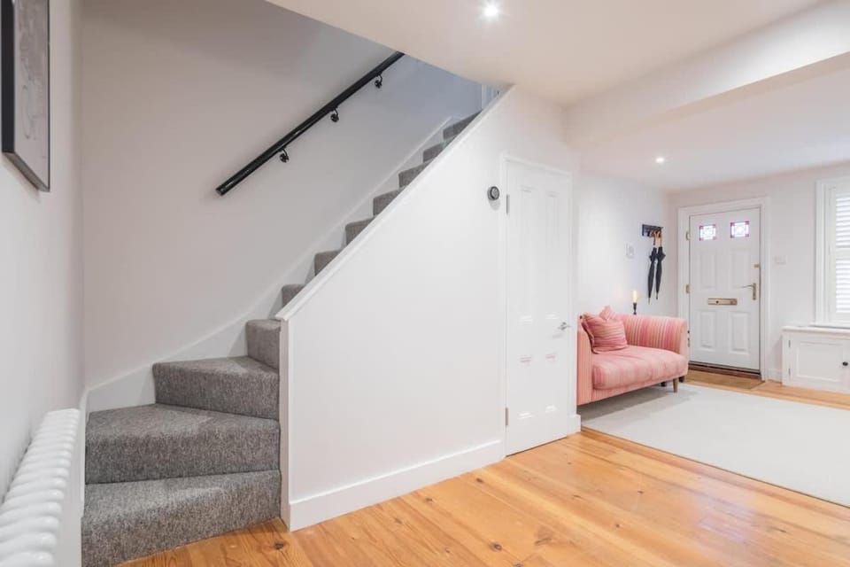 Charming Central Cottage House in Cambridge