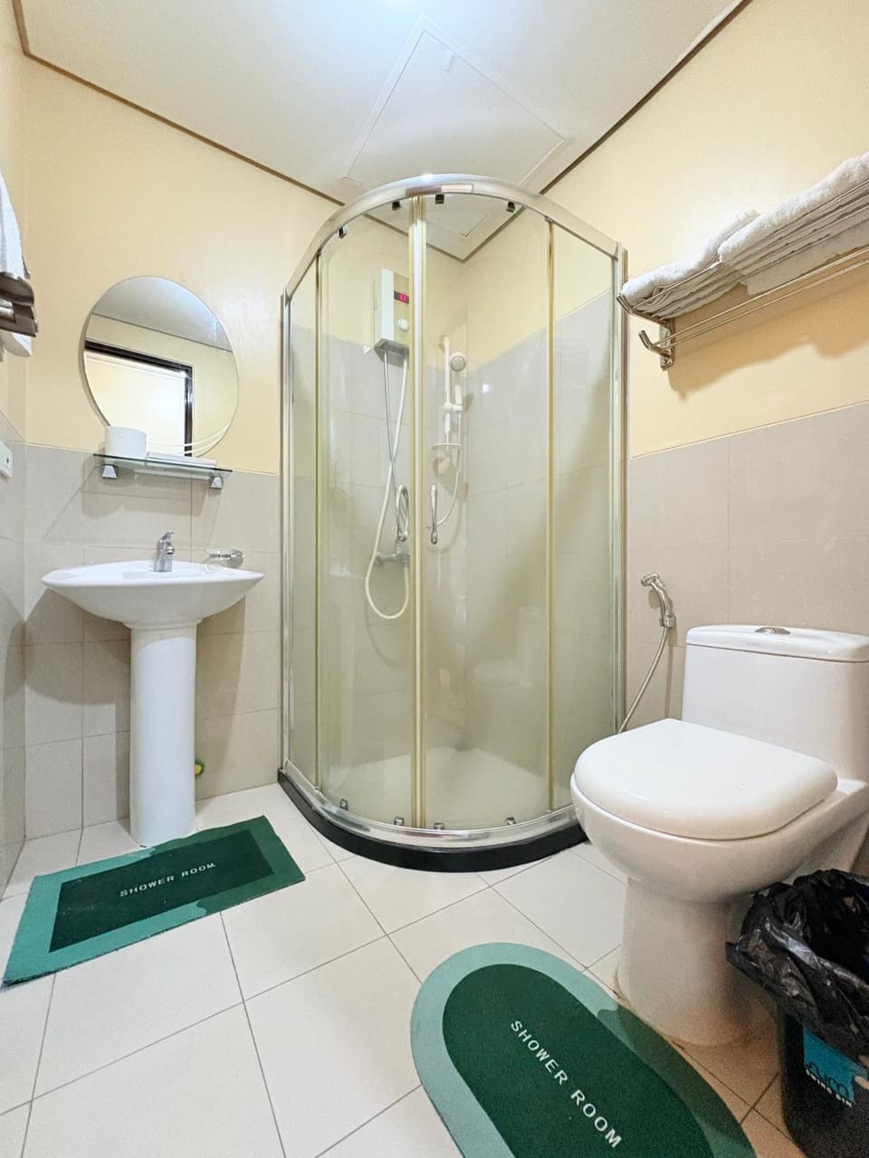 Makati Beacon Studio Suite Apartment in Pasay