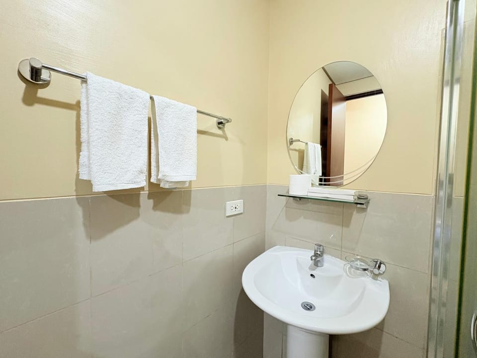 Makati Beacon Studio Suite Apartment in Pasay