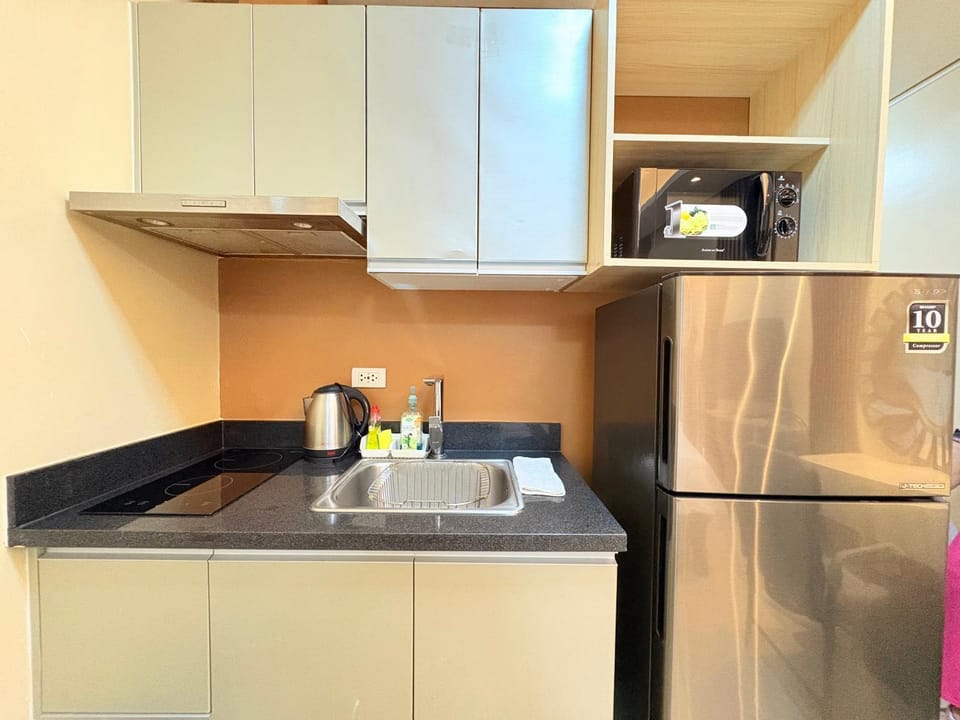 Makati Beacon Studio Suite Apartment in Pasay