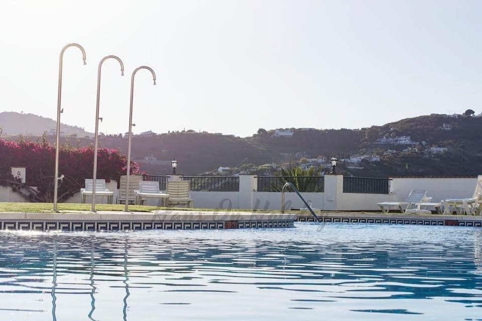 Piso Amaranta, Frigiliana Modern 2 bedroom, 2 bathroom Apartment with Air conditioning and Pool HansOnHoliday Rentals Apartment in Frigiliana